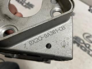 Кронштейн ТНВД Land Rover Range Rover Sport L494 30DDTX Кронштейн ТНВД Land Rover Range Rover Sport L494 30DDTX