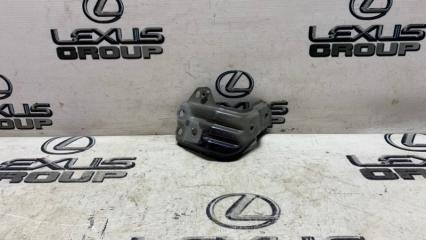 Кронштейн крыла передний правый Lexus RX450h 2020