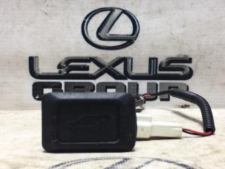 Кнопка крышки багажника задняя Lexus RX400h 2007