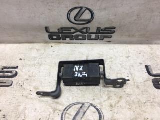 Запчасть балансир крышки багажника Lexus NX300h 2015