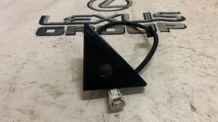 Кнопка крышки багажника левая Toyota Land Cruiser Prado 2020