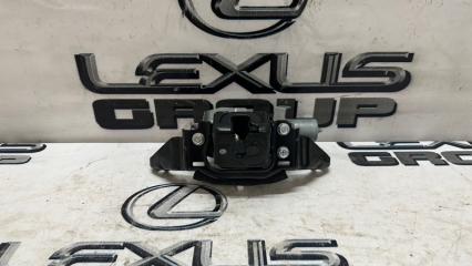 Замок крышки багажника задний Lexus RX300 2021