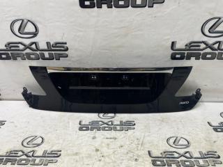 Накладка крышки багажника задняя Lexus LS460L 2009