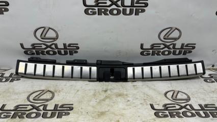 Накладка замка багажника задняя Lexus RX450h 2021