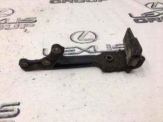 Кронштейн редуктора левый Toyota Land Cruiser Prado 2019