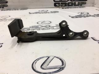 Кронштейн редуктора левый Toyota Land Cruiser Prado 2019