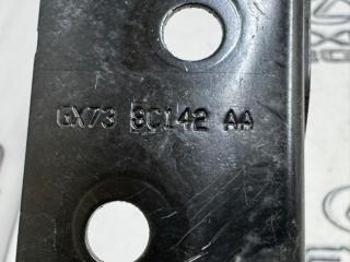 Кронштейн передний правый Land Rover Range Rover Velar L560 AJ200