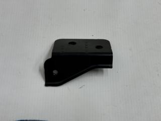 Кронштейн передний правый Land Rover Range Rover Velar 2018