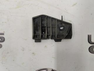 Кронштейн бампера задний правый Lexus RX300 2004