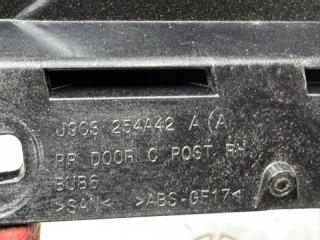 Молдинг на дверь задний правый E-PACE 2020 X540 AJ20D4