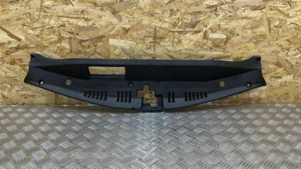 Накладка замка капота передняя Toyota Camry 2019