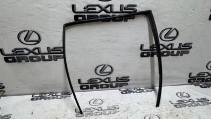 Уплотнитель стекла задний правый Toyota Camry 2019