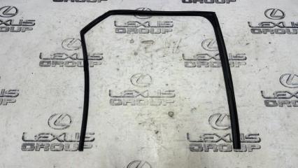 Уплотнительная резинка двери задняя правая Lexus RX450h 2017