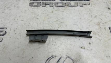 Направляющая стекла передняя левая Toyota Camry 2019