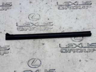 Уплотнитель стекла передний левый Toyota RAV4 2020