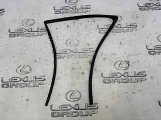 Уплотнитель стекла задний правый Toyota RAV4 2020