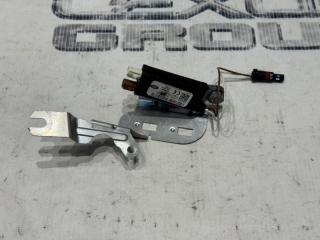 Антенна задняя правая Land Rover Range Rover Velar 2021