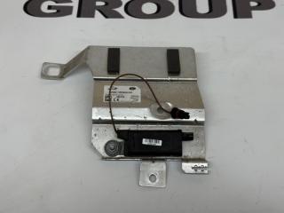 Антенна задняя левая Land Rover Range Rover Sport 2020