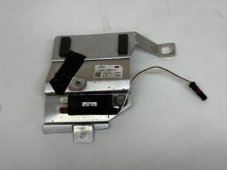 Антенна задняя правая Land Rover Range Rover Sport 2020