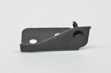 Кронштейн передний правый Land Rover Range Rover Velar L560 30DDTX