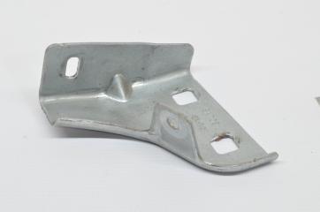 Кронштейн правый Range Rover Velar 2019 L560 AJ200P