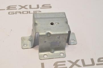 Кронштейн задний левый Land Rover Range Rover Velar 2019