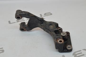 Запчасть кронштейн турбины Toyota Land Cruiser Prado 2019