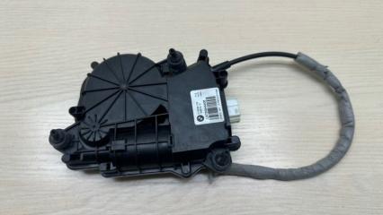 Доводчик двери багажника задний BMW X5 2016