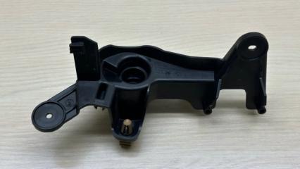 Кронштейн передний BMW X5 2018