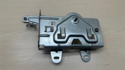 Фото запчасти кронштейн Mercedes-Benz GLS - Class 2018 контрактная запчасть Запчасть кронштейн Mercedes-Benz GLS - Class 2018