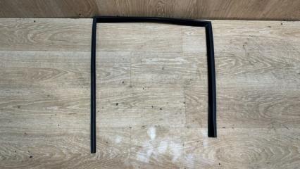 Уплотнительная резинка задняя правая BMW X6 2012 контрактная Уплотнительная резинка задняя правая BMW X6 2012