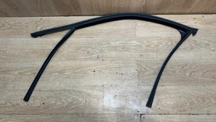 Уплотнитель стекла передний левый BMW X5 2016