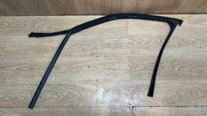 Уплотнитель стекла передний правый BMW X5 2016