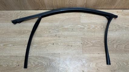 Уплотнитель стекла передний левый BMW X6 2017