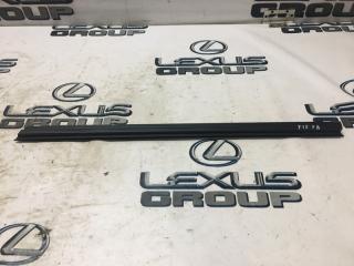 Уплотнитель стекла передний правый BMW X5 2018