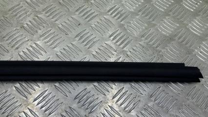 Уплотнитель стекла задний левый Mercedes-Benz GLS - Class X166 OM642