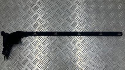 Уплотнитель стекла передний левый BMW 3-Series 2019