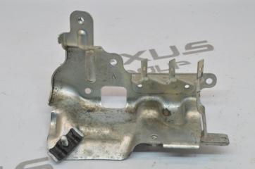 Кронштейн глушителя Toyota Land Cruiser Prado 2019