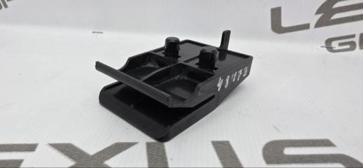 Кронштейн бампера передний Lexus RX330 2004