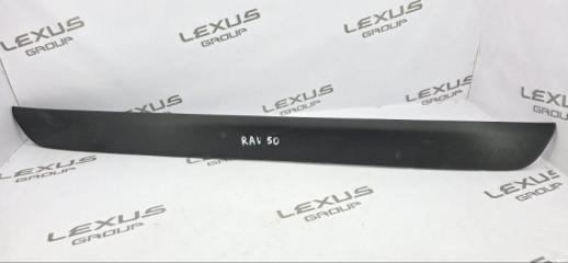 Молдинг на крышку багажника задний Toyota RAV4 2019