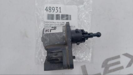 Запчасть корректор фары передний левый Lexus LX570 2014