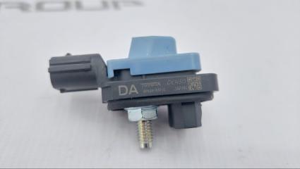 Фото запчасти датчик удара передний левый Toyota Camry 2019 контрактная запчасть Запчасть датчик удара передний левый Toyota Camry 2019