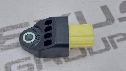 Фото запчасти датчик удара Lexus LX570 2014 контрактная запчасть Запчасть датчик удара Lexus LX570 2014