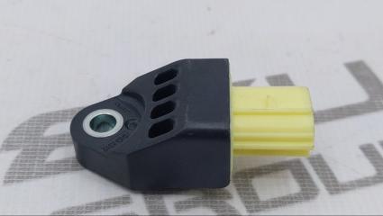 Фото запчасти датчик удара Toyota Land Cruiser 2014 контрактная запчасть Запчасть датчик удара Toyota Land Cruiser 2014