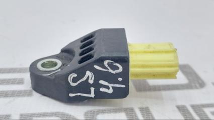 Фото запчасти датчик удара задний правый Lexus LS460 2008 контрактная запчасть Запчасть датчик удара задний правый Lexus LS460 2008