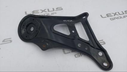 Крепление балки подвески переднее правое Lexus RX450h 2014 контрактная Крепление балки подвески переднее правое Lexus RX450h 2014