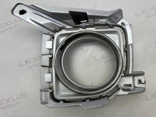 Окантовка ПТФ передняя левая Toyota Land Cruiser 2013 контрактная Окантовка ПТФ передняя левая Toyota Land Cruiser 2013