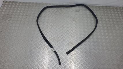 Уплотнитель проема двери задний правый Toyota Land Cruiser Prado 2020