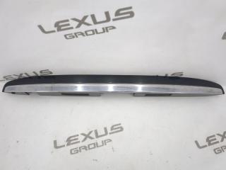 Накладка крышки багажника задняя Lexus RX400h 2007 контрактная Накладка крышки багажника задняя Lexus RX400h 2007