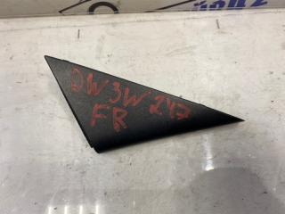 Запчасть уголок двери внутренний передний правый Mazda Demio 2000